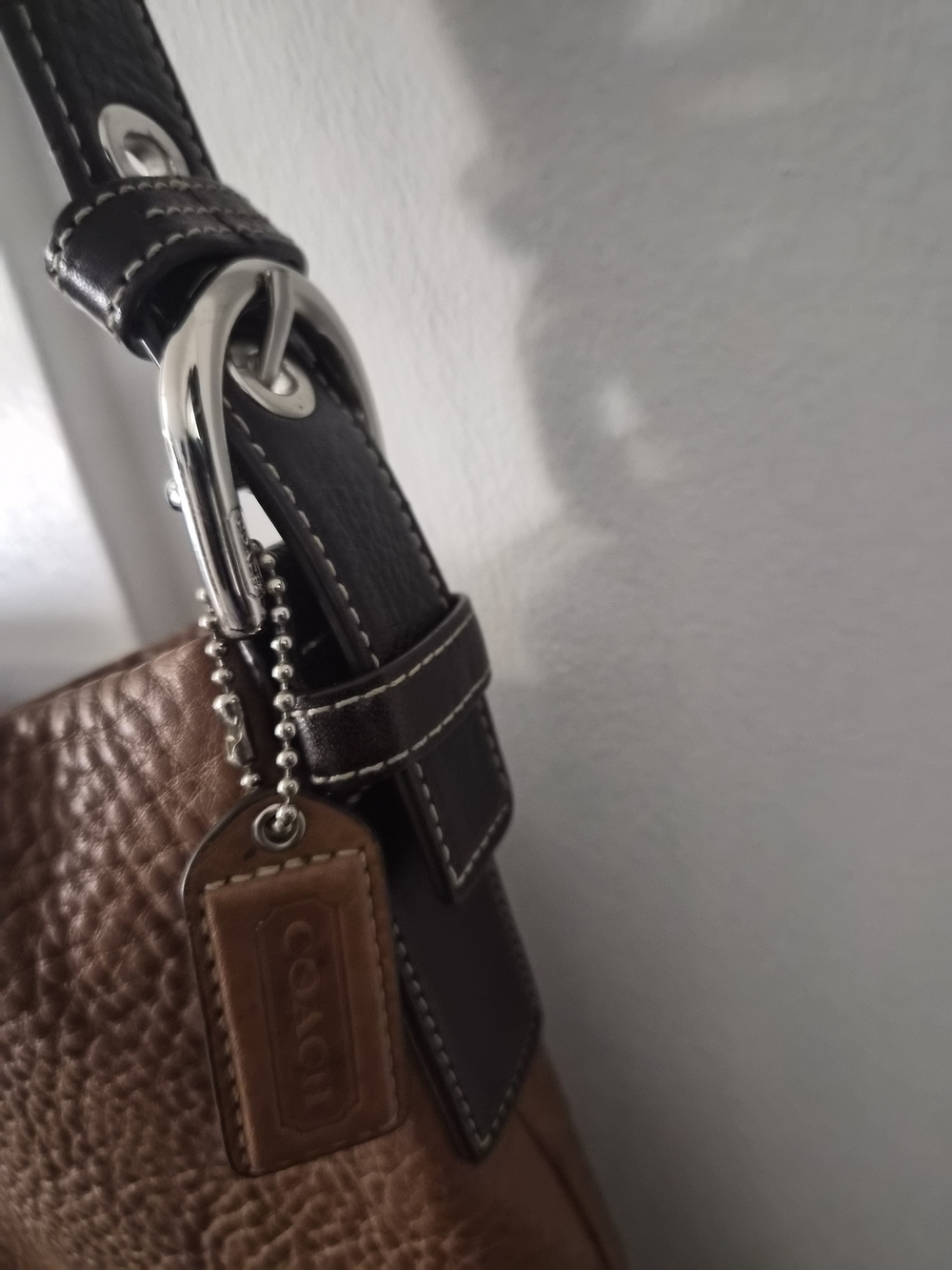Classic Coach Carmel Brown Leather Crossbody Bag - Picture 5 of 10